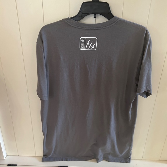 UNITED BY FISHING - MENS FINTECH PERFORMANCE T-SHIRT - NEW - Picture 3 of 3